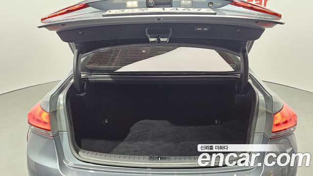 Hyundai Genesis 2016 — photo 20