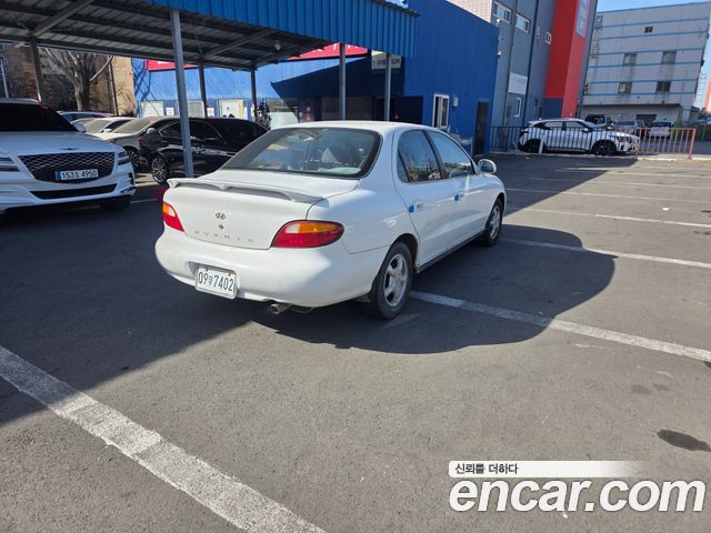 Hyundai AVANTE 1997 — photo 4