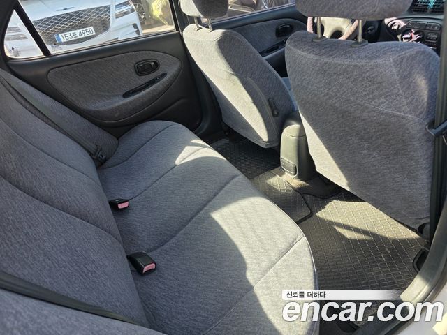 Hyundai AVANTE 1997 — photo 7