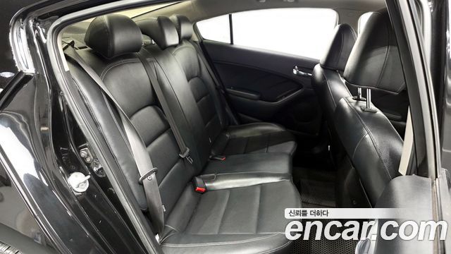 Kia K3 2013 — photo 12