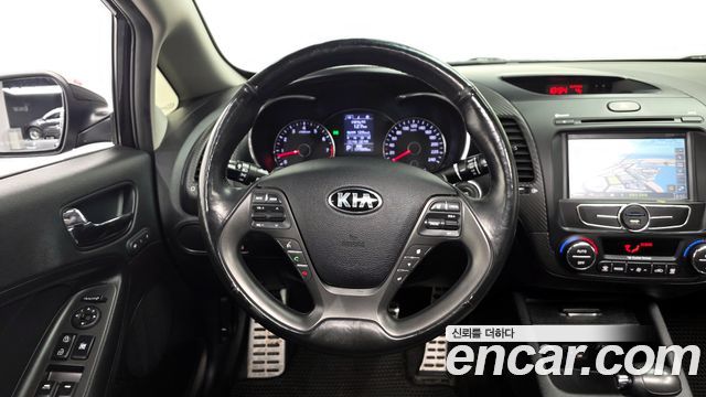 Kia K3 2013 — photo 13