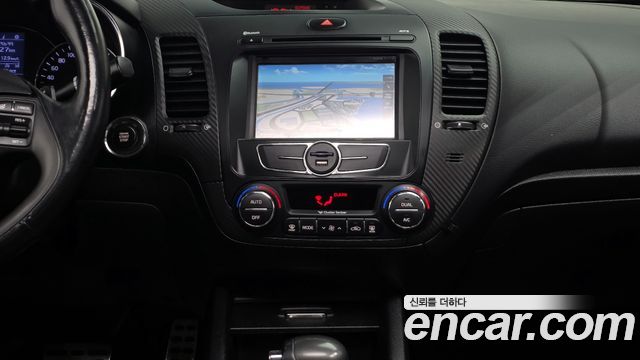 Kia K3 2013 — photo 14