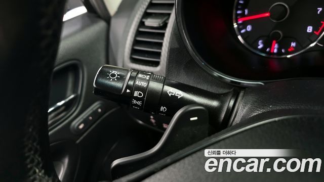 Kia K3 2013 — photo 19