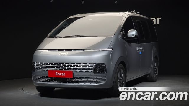 Hyundai Staria 2025 — photo 1