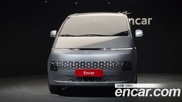 Hyundai Staria 2025 — photo 3