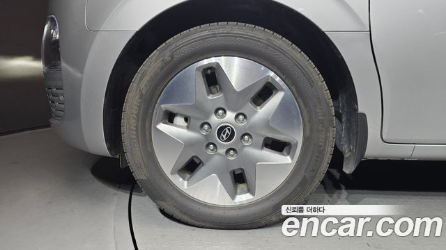 Hyundai Staria 2025 — photo 5