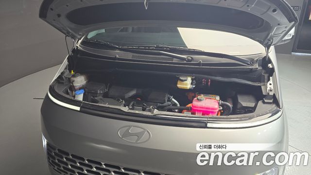 Hyundai Staria 2025 — photo 6