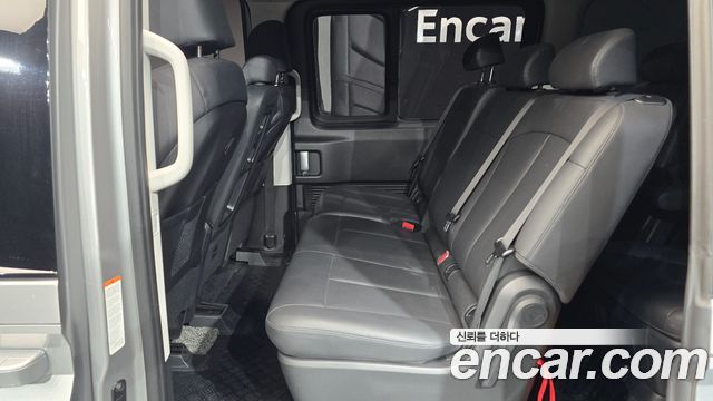 Hyundai Staria 2025 — photo 13