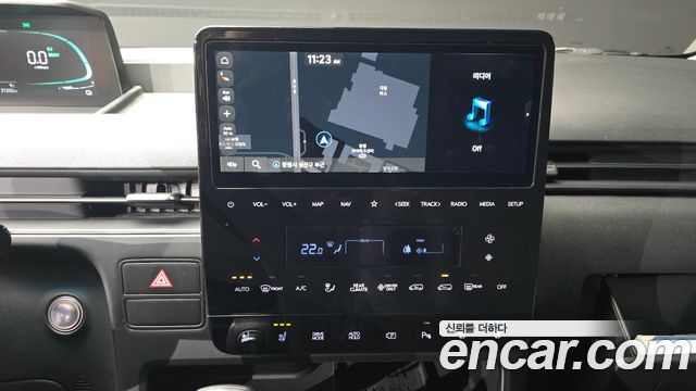 Hyundai Staria 2025 — photo 15
