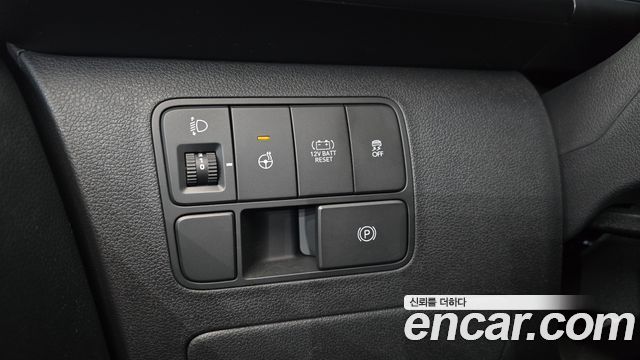 Hyundai Staria 2025 — photo 19