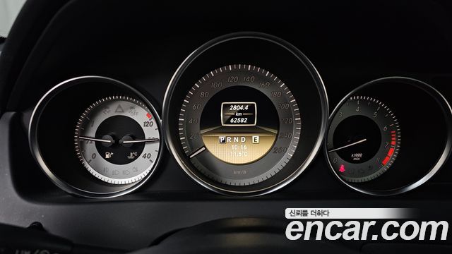 Mercedes-Benz C-Class 2012 — photo 8