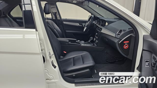 Mercedes-Benz C-Class 2012 — photo 11