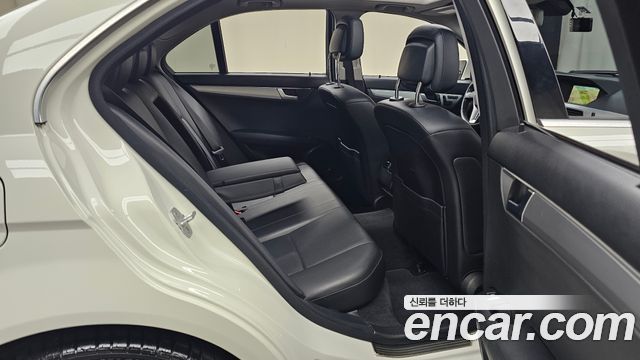 Mercedes-Benz C-Class 2012 — photo 12