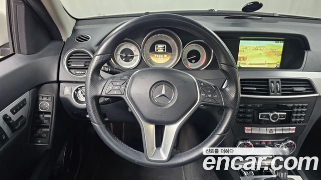 Mercedes-Benz C-Class 2012 — photo 13