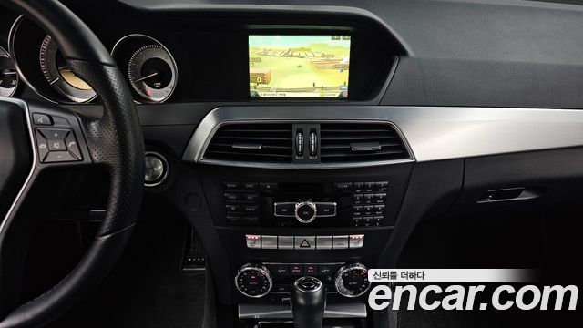 Mercedes-Benz C-Class 2012 — photo 16