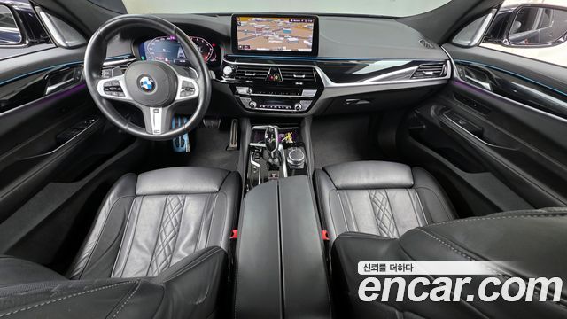 BMW Gran Turismo 2022 — photo 7
