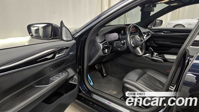 BMW Gran Turismo 2022 — photo 10