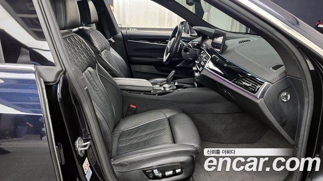 BMW Gran Turismo 2022 — photo 11