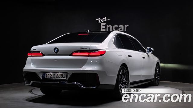 BMW 7-Series 2024 — photo 2