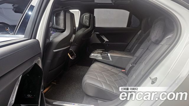BMW 7-Series 2024 — photo 13
