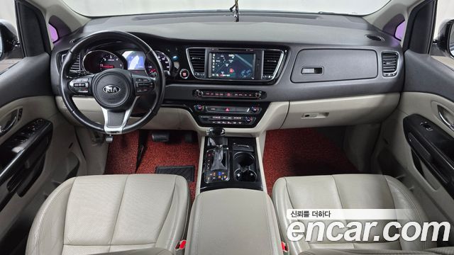 Kia Canival 2016 — photo 7