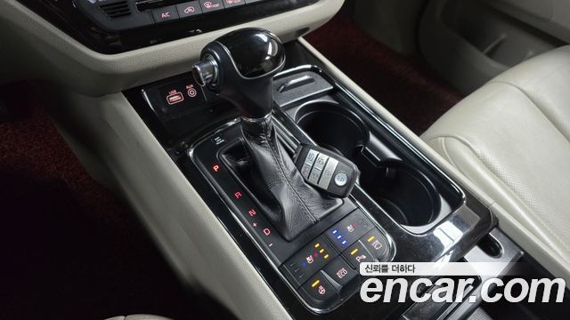 Kia Canival 2016 — photo 9