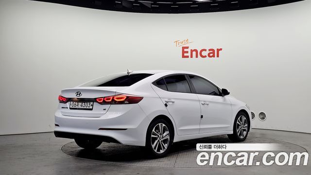Hyundai AVANTE 2018 — photo 2