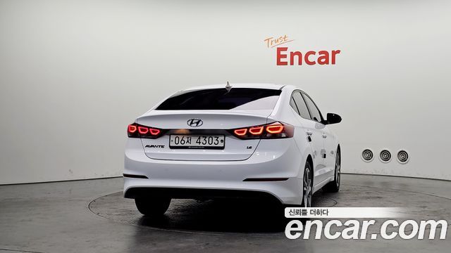 Hyundai AVANTE 2018 — photo 4