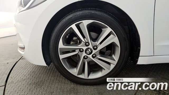 Hyundai AVANTE 2018 — photo 5
