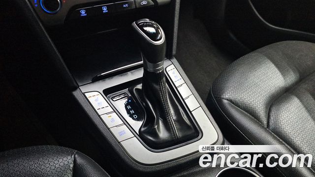 Hyundai AVANTE 2018 — photo 9