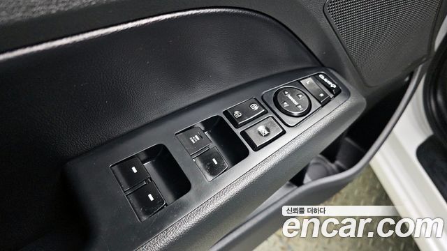 Hyundai AVANTE 2018 — photo 13