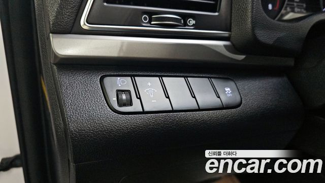 Hyundai AVANTE 2018 — photo 14