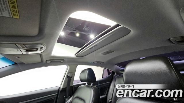Hyundai AVANTE 2018 — photo 20