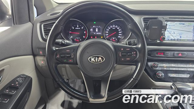Kia Canival 2018 — photo 13