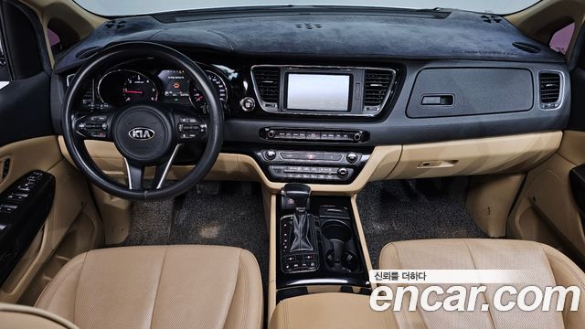 Kia Canival 2018 — photo 7