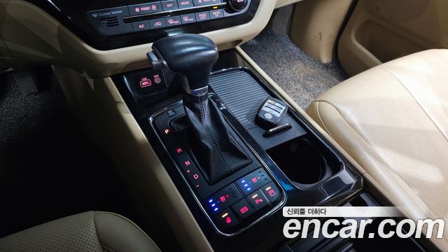 Kia Canival 2018 — photo 9