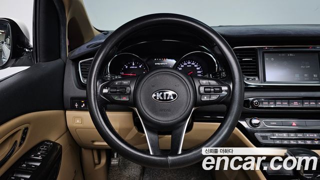 Kia Canival 2018 — photo 13