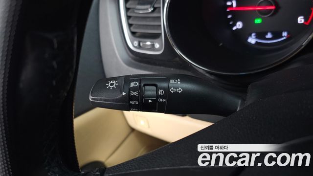 Kia Canival 2018 — photo 18
