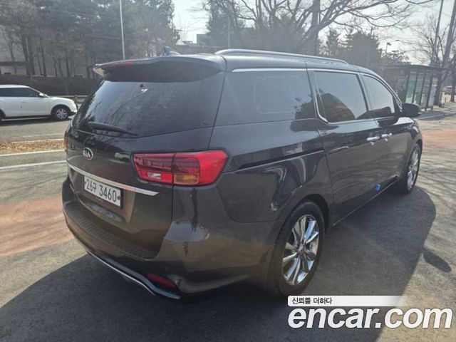 Kia Canival 2019 — photo 3