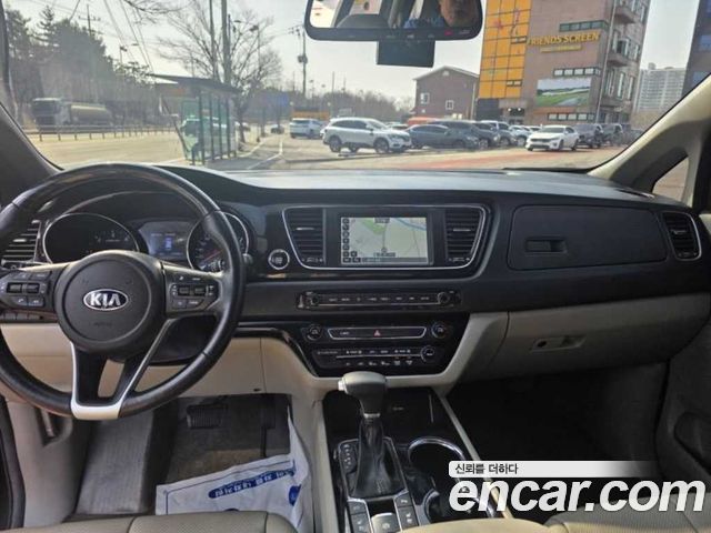 Kia Canival 2019 — photo 8