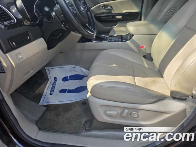 Kia Canival 2019 — photo 10