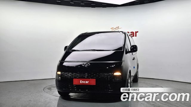 Hyundai Staria 2023 — photo 3