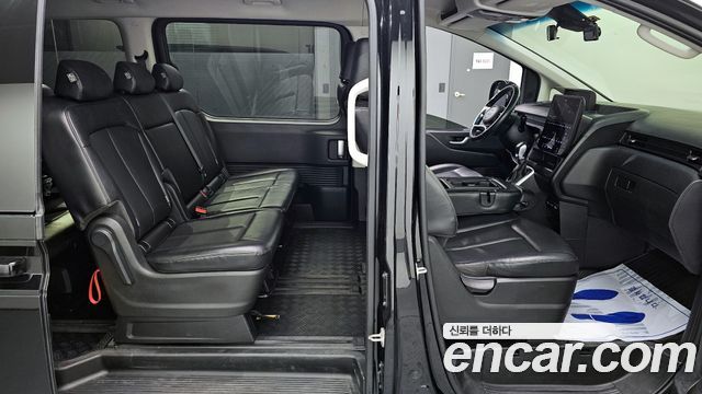 Hyundai Staria 2023 — photo 11
