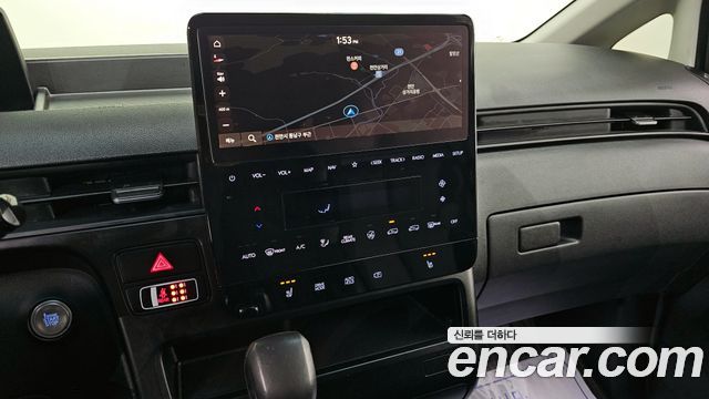 Hyundai Staria 2023 — photo 16