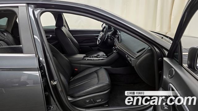 Hyundai Sonata 2022 — photo 11