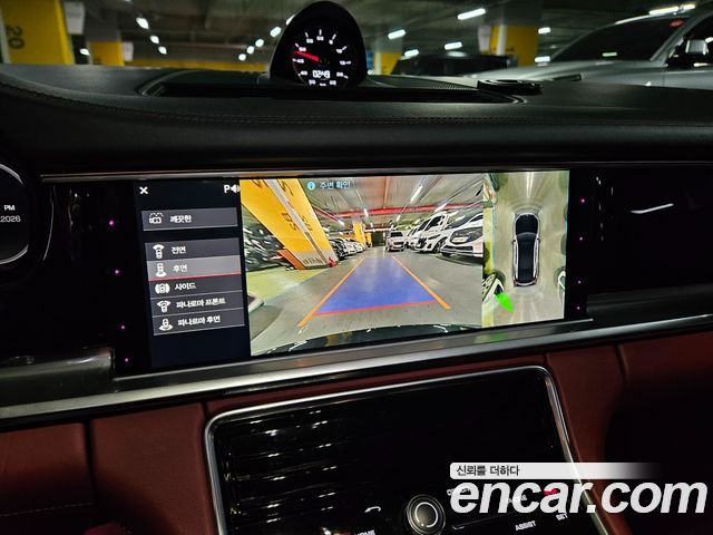 Porsche Panamera 2018 — photo 11