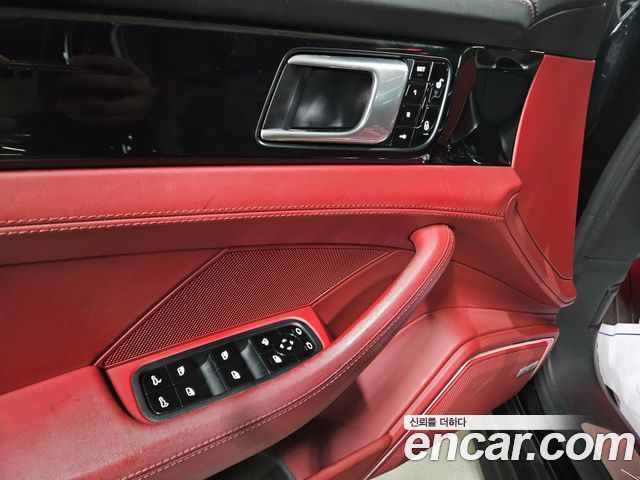 Porsche Panamera 2018 — photo 13