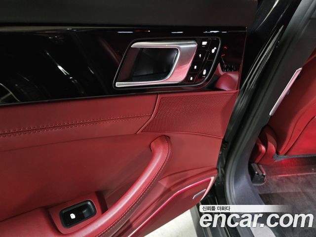 Porsche Panamera 2018 — photo 15