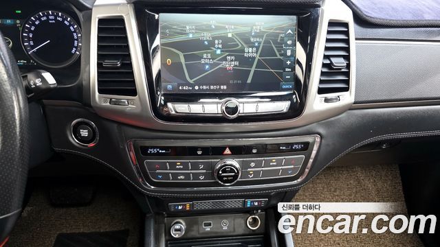 KG Mobility Rexton 2018 — photo 15