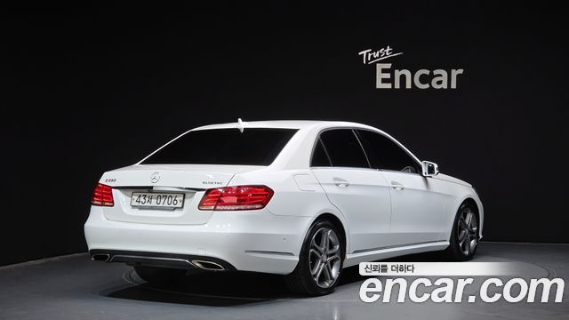 Mercedes-Benz E-Class 2016 — photo 2